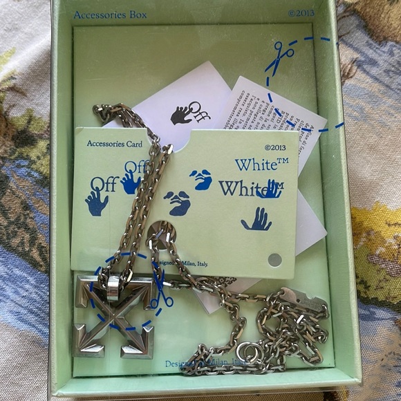 Off white silver arrow chain - Picture 1 of 1